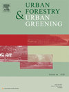 URBAN FORESTRY & URBAN GREENING雜志封面
